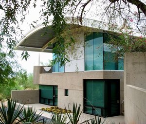 The Hollis House - a true work of Phoenix minimalistic modern architecture.
